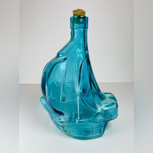 Vintage 500th Anniversary Santa Maria glass ship bottle decanter